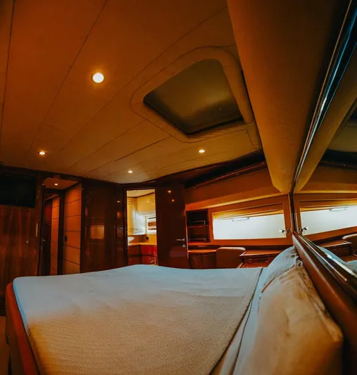 Los Esquinkles Yacht Photos Pics 