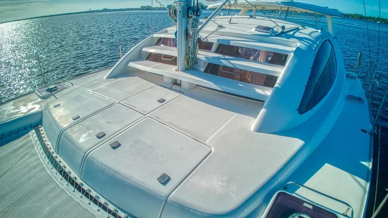  Yacht Photos Pics 2007 Leopard 40 - Image 10