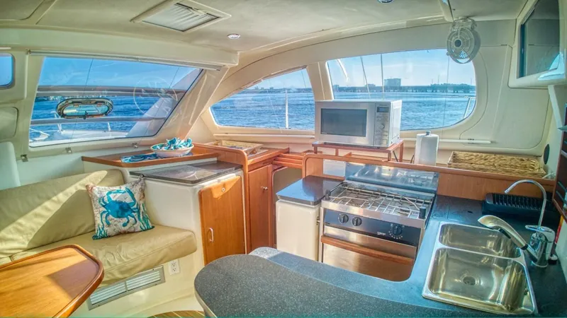  Yacht Photos Pics 2007 Leopard 40 - Image 14