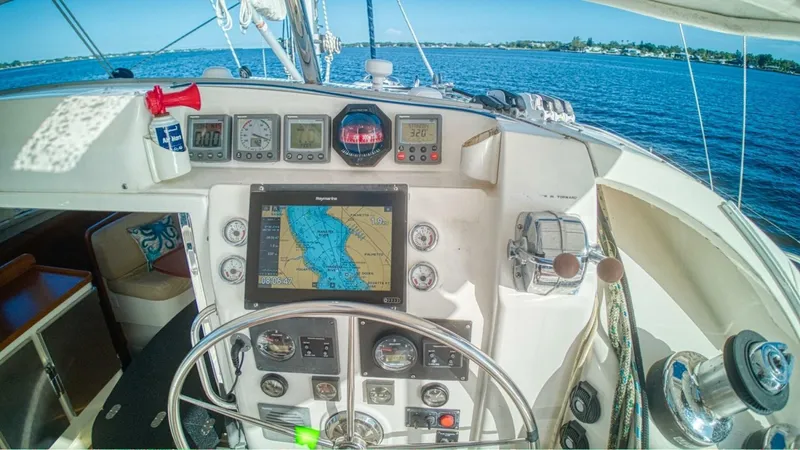  Yacht Photos Pics 2007 Leopard 40 - Image 15