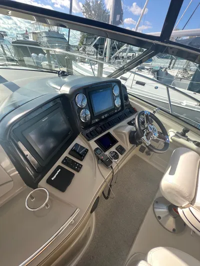 Seaclusion Yacht Photos Pics Helm