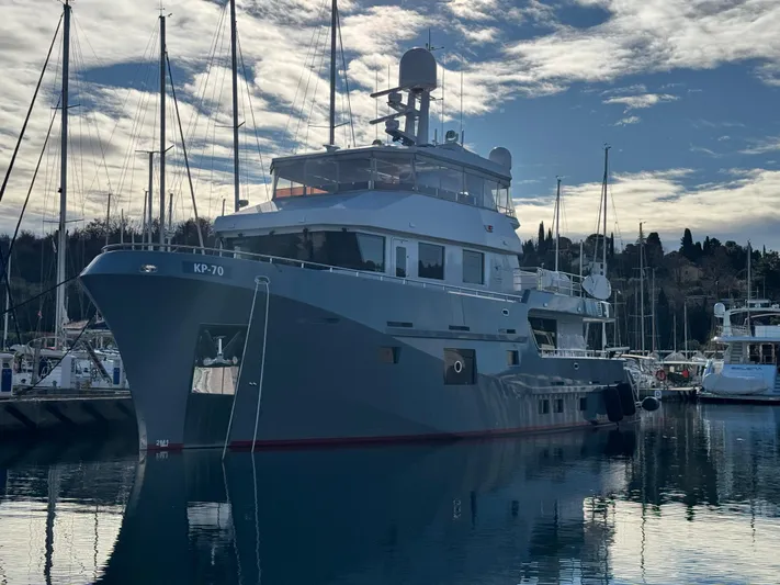Vai Yacht Photos Pics 