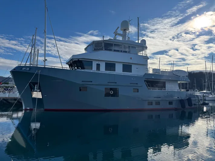 Vai Yacht Photos Pics 