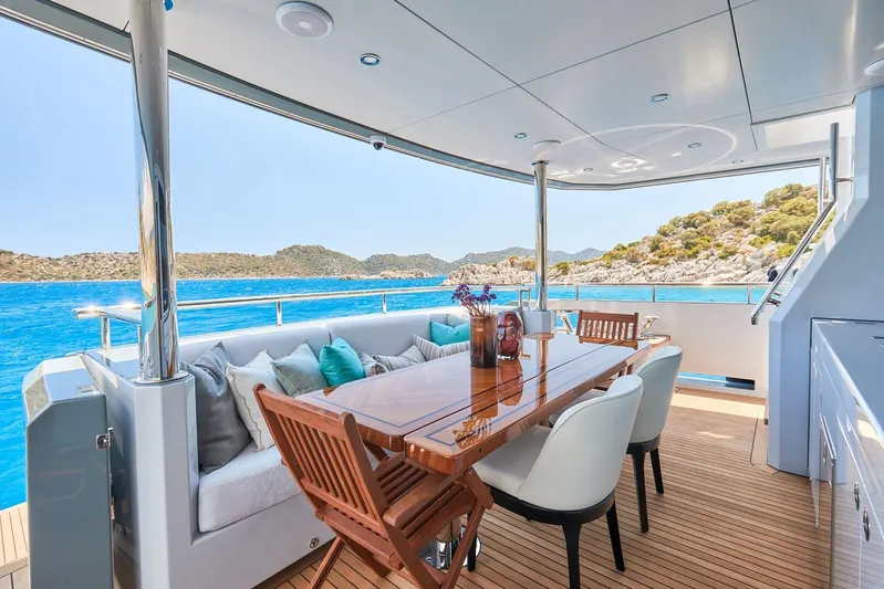 Vai Yacht Photos Pics 