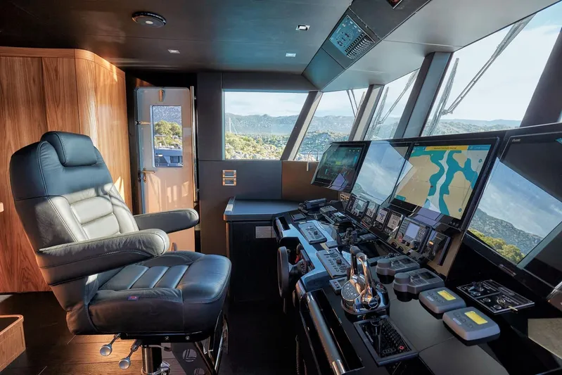 Vai Yacht Photos Pics 