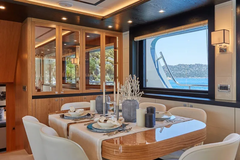 Vai Yacht Photos Pics 