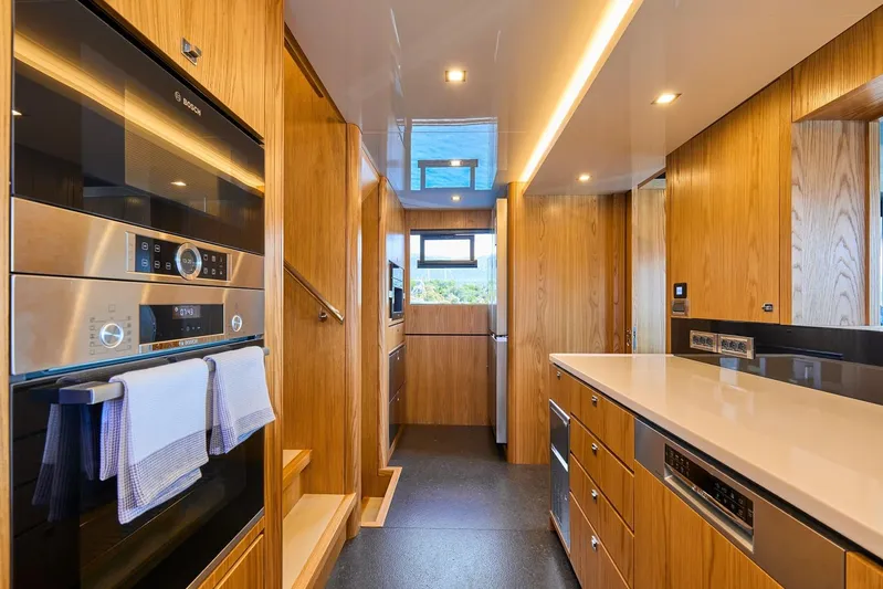 Vai Yacht Photos Pics 