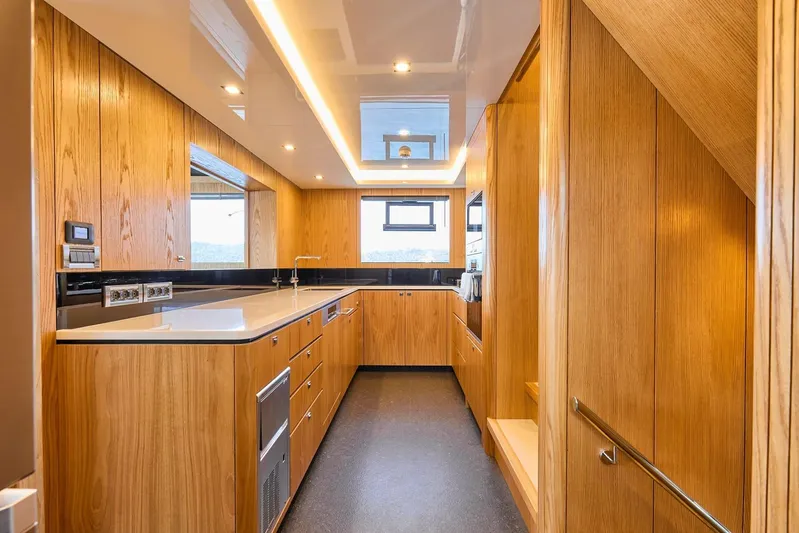 Vai Yacht Photos Pics 