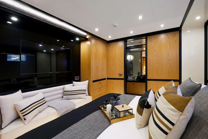 Vai Yacht Photos Pics 