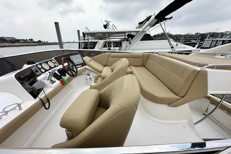 Barbie Hunter Yacht Photos Pics Interior of a 2007 Regal 4080 Flybridge Sedan yacht.