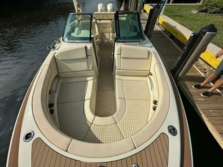 Relentless Yacht Photos Pics 2023 Chris-craft Launch 31 Gt - Image 24