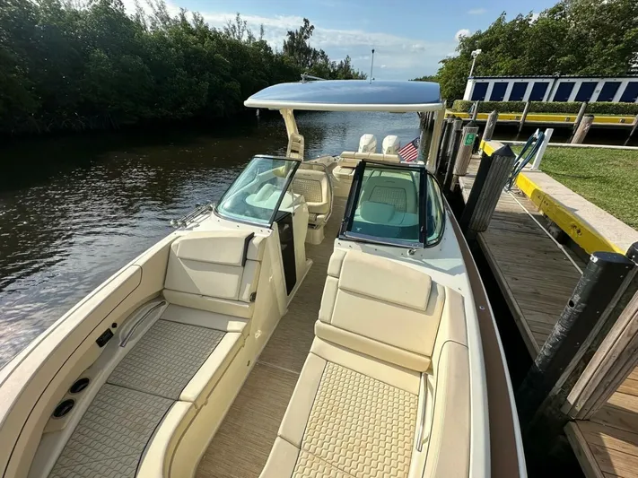 Relentless Yacht Photos Pics 2023 Chris-craft Launch 31 Gt - Image 25