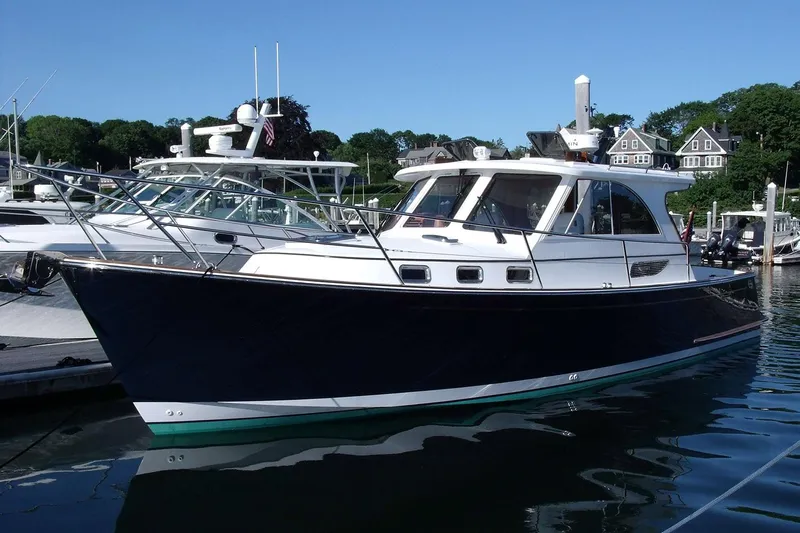Linda Lou Yacht Photos Pics Manufacturer Provided Image