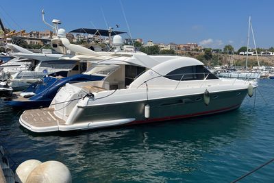 2011 Riviera 5000 Sport Yacht