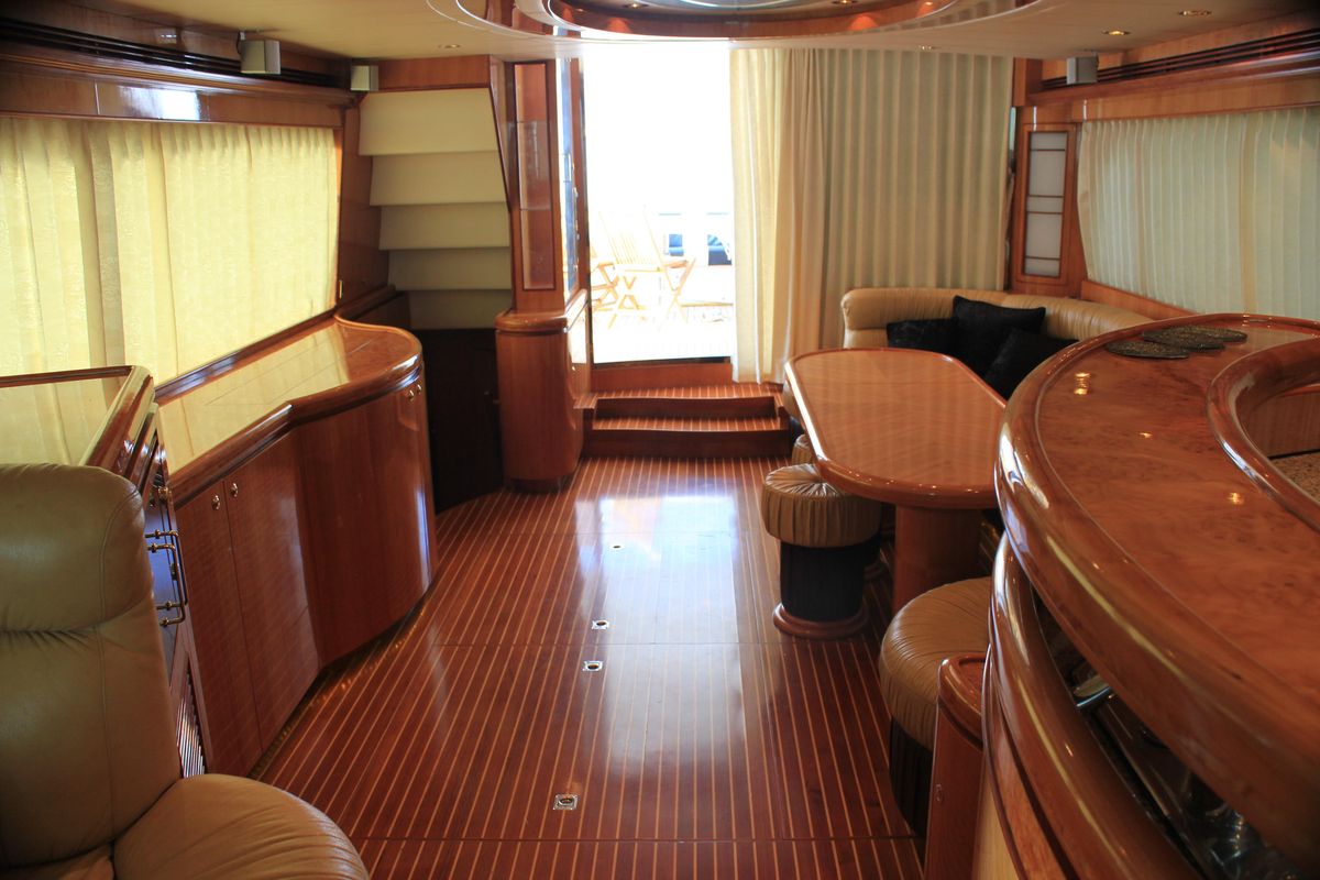 2004 Horizon 73 