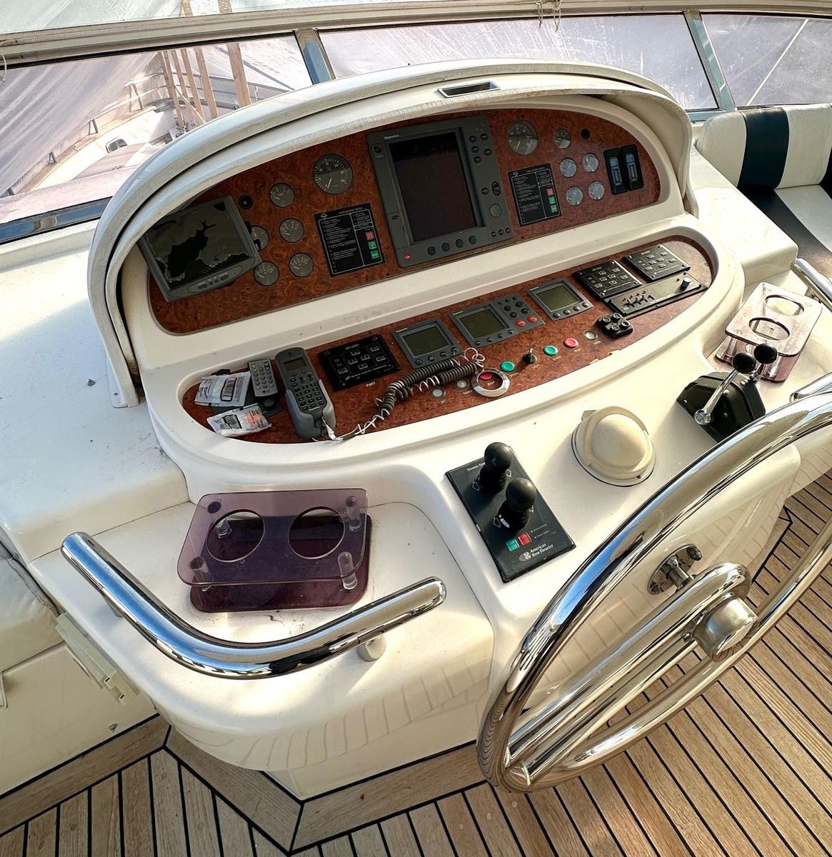 2004 Horizon 73 