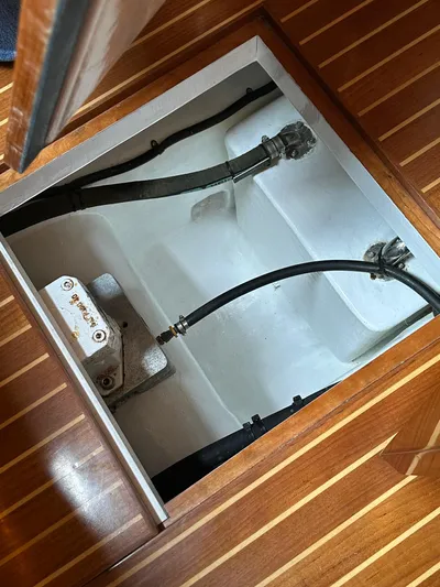 Osprey Yacht Photos Pics Entire bilge spotless and odorless