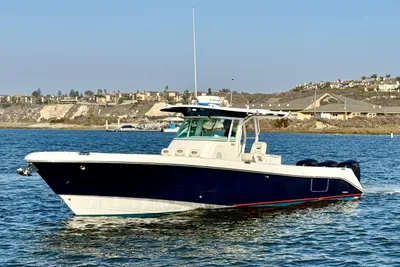 Everglades 350 Center Console
