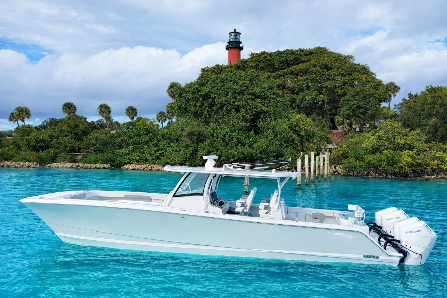 Front Runner 43 Catamaran