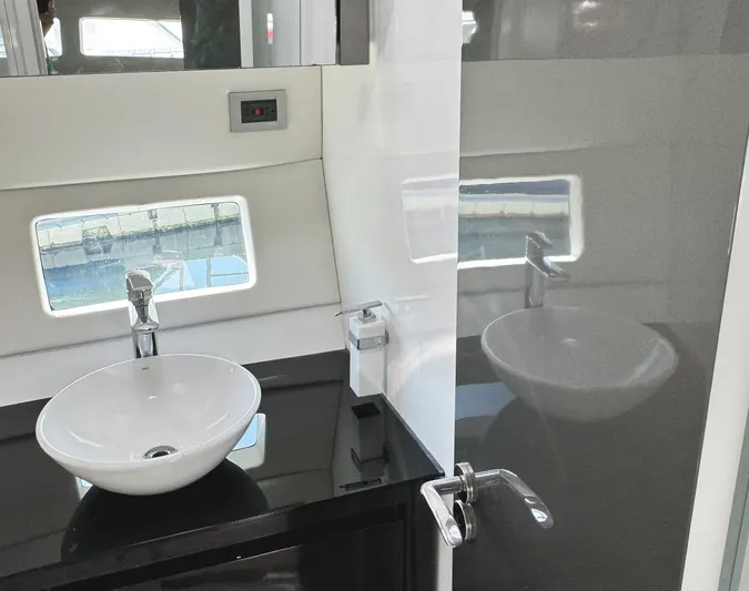 Josia Yacht Photos Pics 