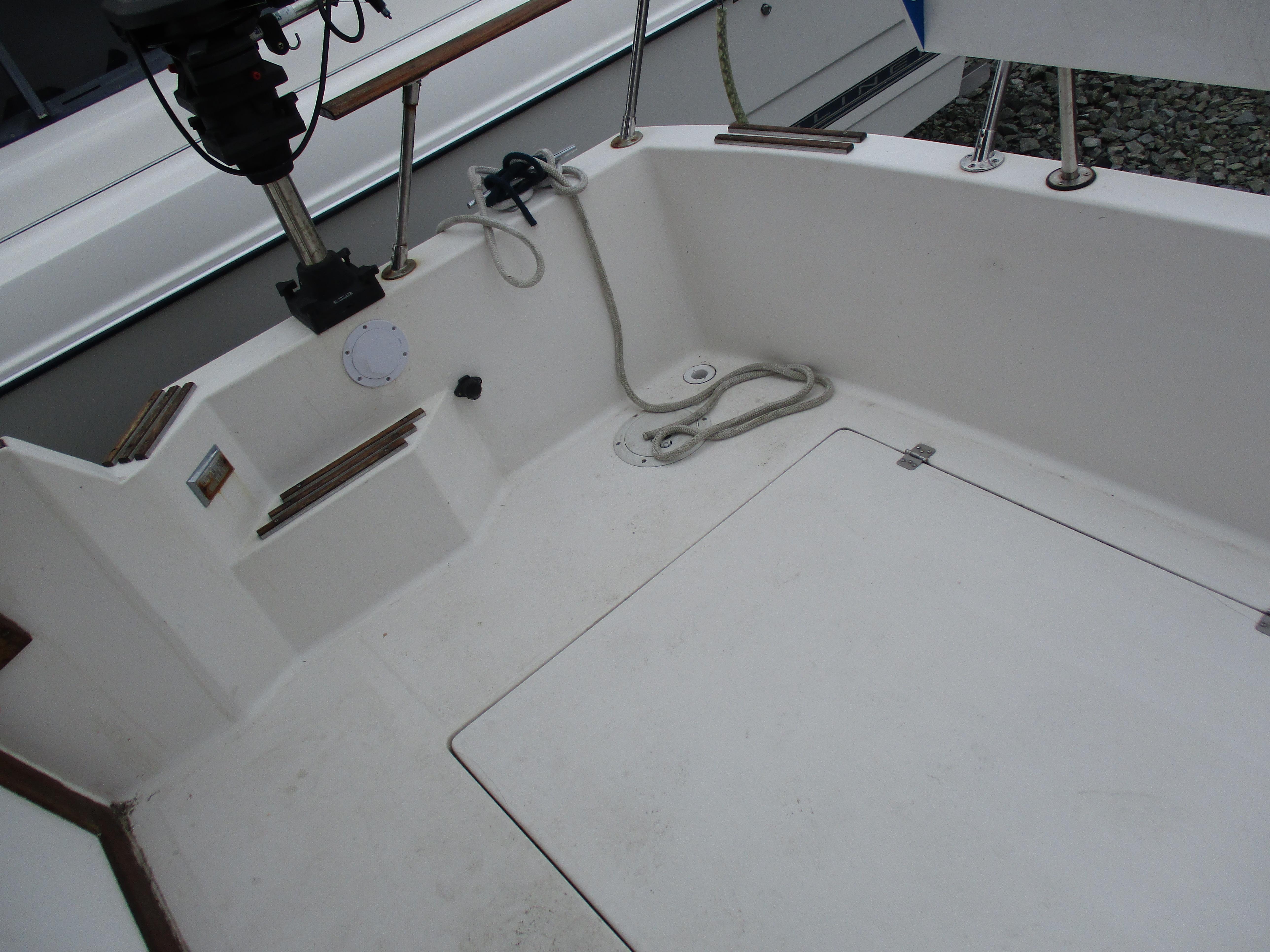 1985 Bayliner 2850 Contessa Flybridge for sale YachtWorld