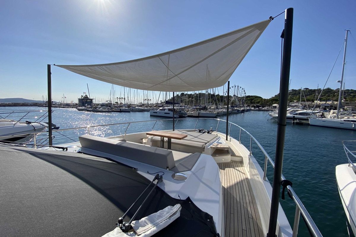 2022 Ferretti Yachts 73 