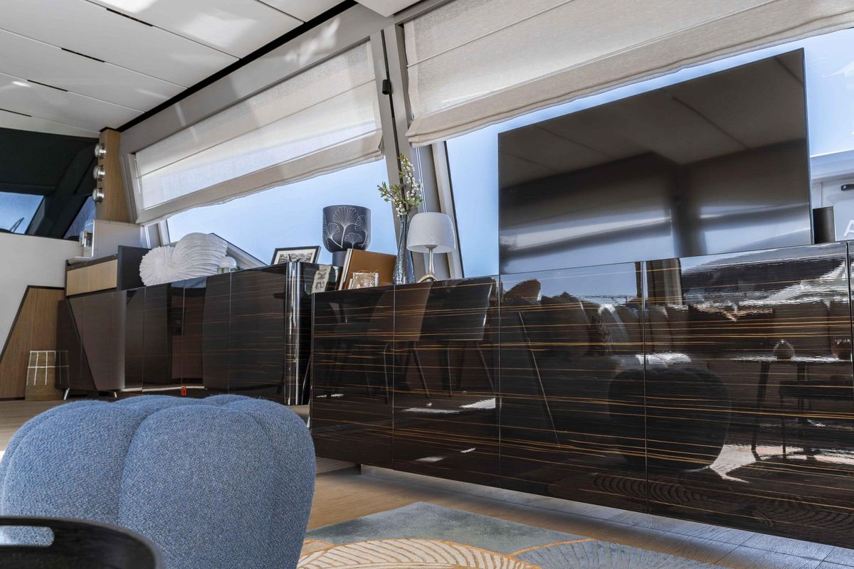 2022 Ferretti Yachts 73 