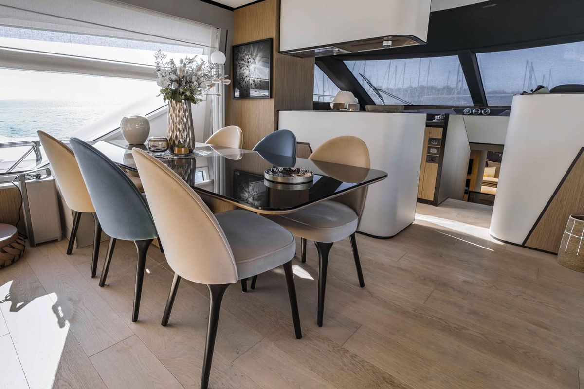 2022 Ferretti Yachts 73 