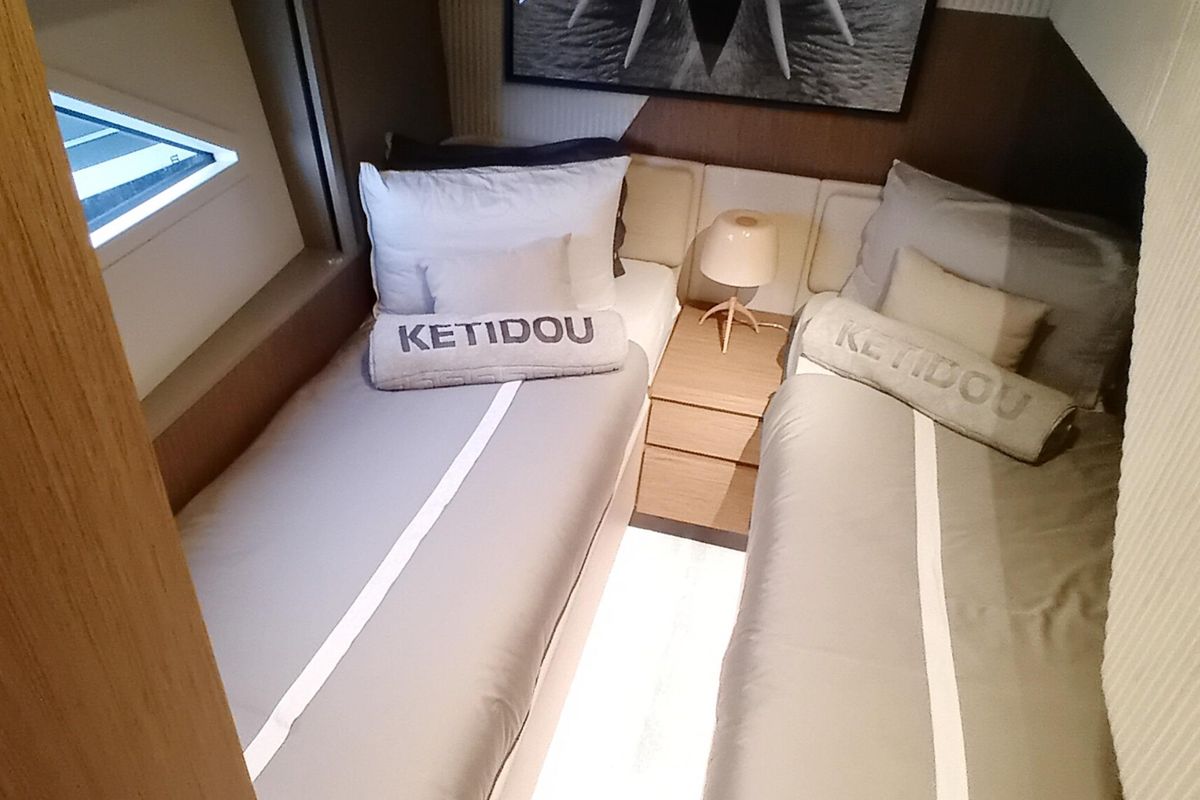 2022 Ferretti Yachts 73 