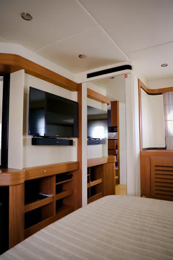 Low Key Yacht Photos Pics 