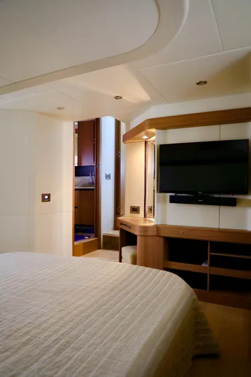 Low Key Yacht Photos Pics 