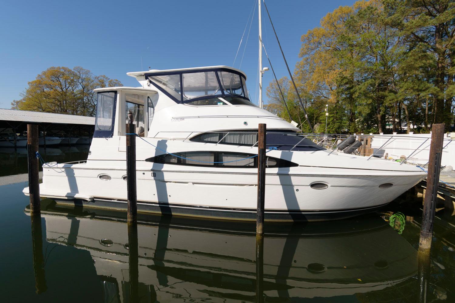 carver 444 cockpit motor yacht for sale