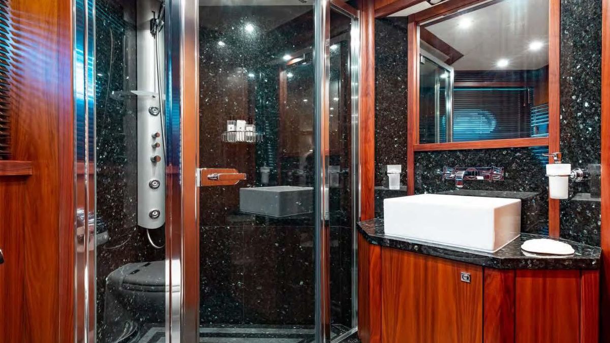 2009 Sunseeker 121 