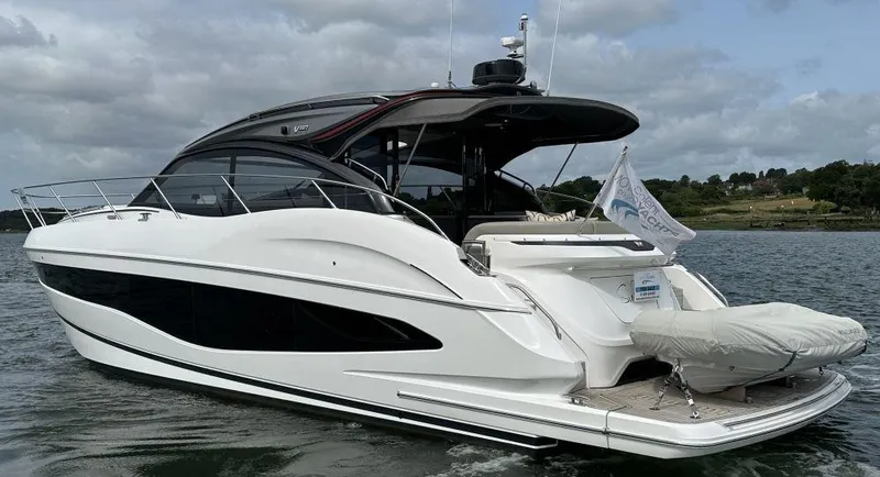  Yacht Photos Pics Princess V50 - 3 Cabin Layout - Overall