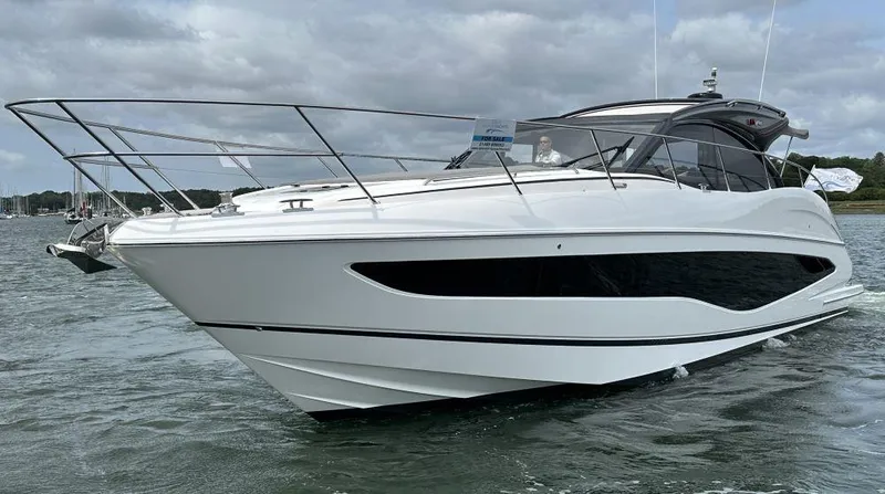  Yacht Photos Pics Princess V50 - 3 Cabin Layout - Overall