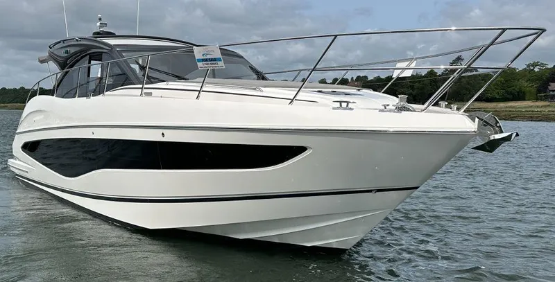  Yacht Photos Pics Princess V50 - 3 Cabin Layout - Overall