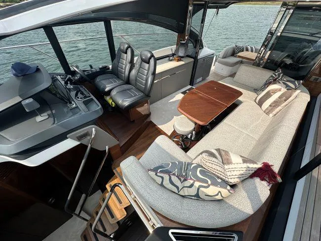  Yacht Photos Pics Princess V50 - 3 Cabin Layout - Deck Saloon