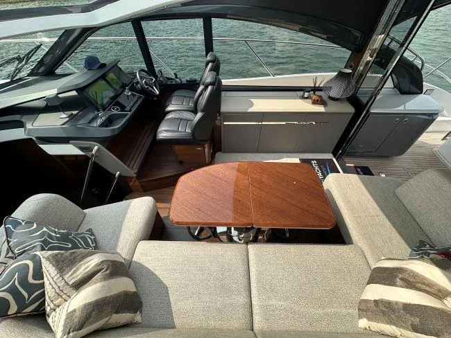  Yacht Photos Pics Princess V50 - 3 Cabin Layout - Deck Saloon