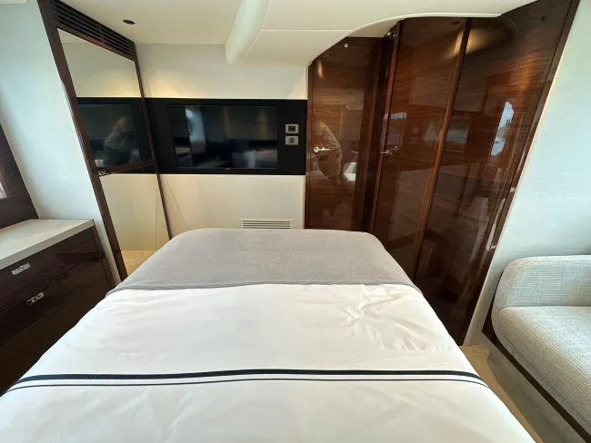  Yacht Photos Pics Princess V50 - 3 Cabin Layout - Master mid cabin