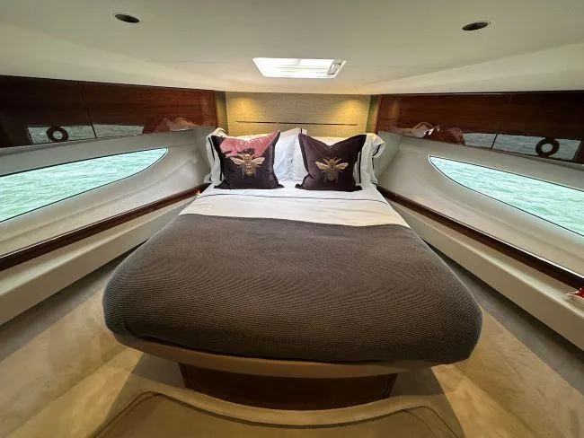  Yacht Photos Pics Princess V50 - 3 Cabin Layout - Forward VIP cabin