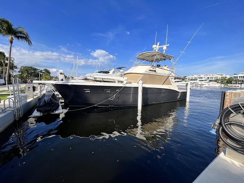 1984 Hatteras 52' SportFish Convertible