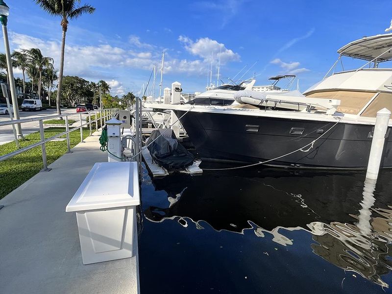 1984 Hatteras 52' SportFish Convertible