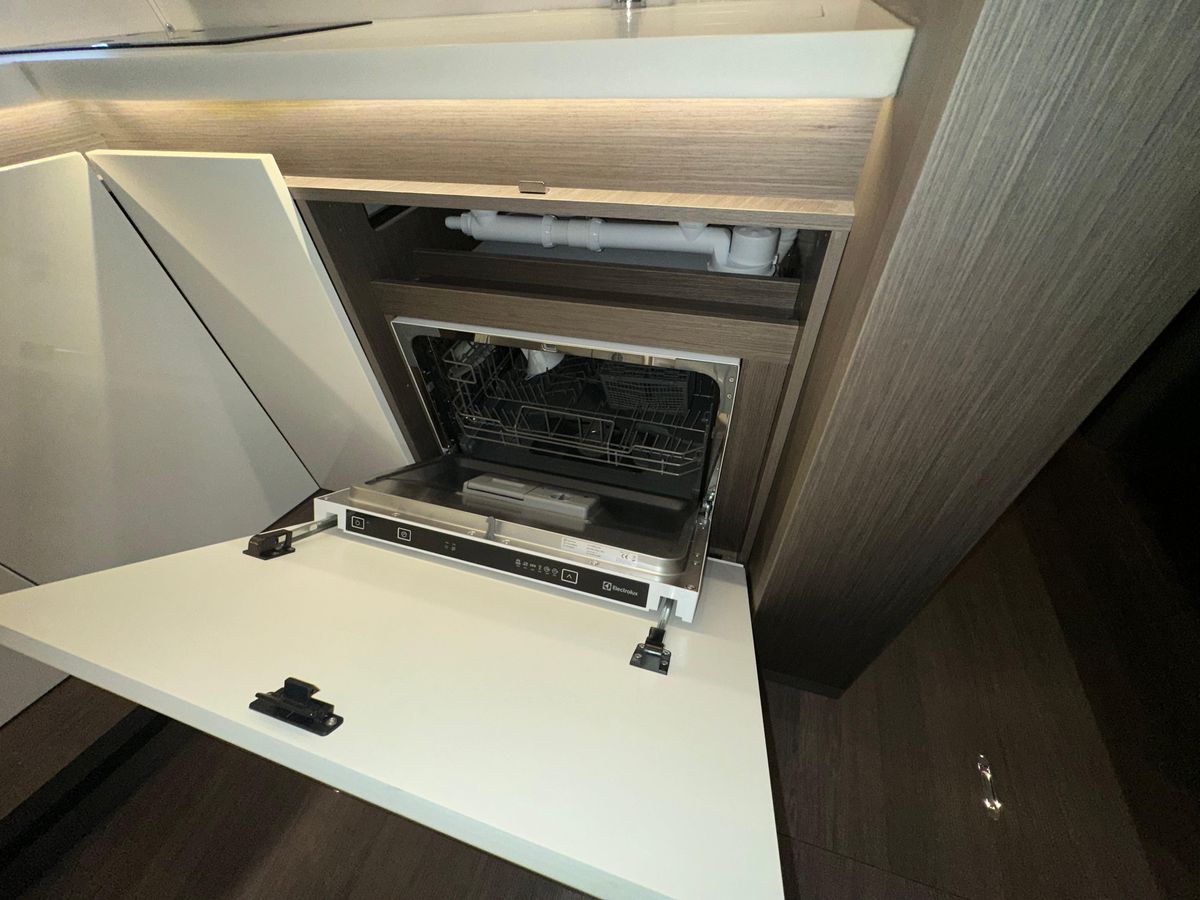 2023 Beneteau 48 