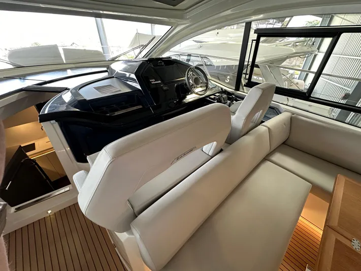 Gran Turismo 45 Yacht Photos Pics 