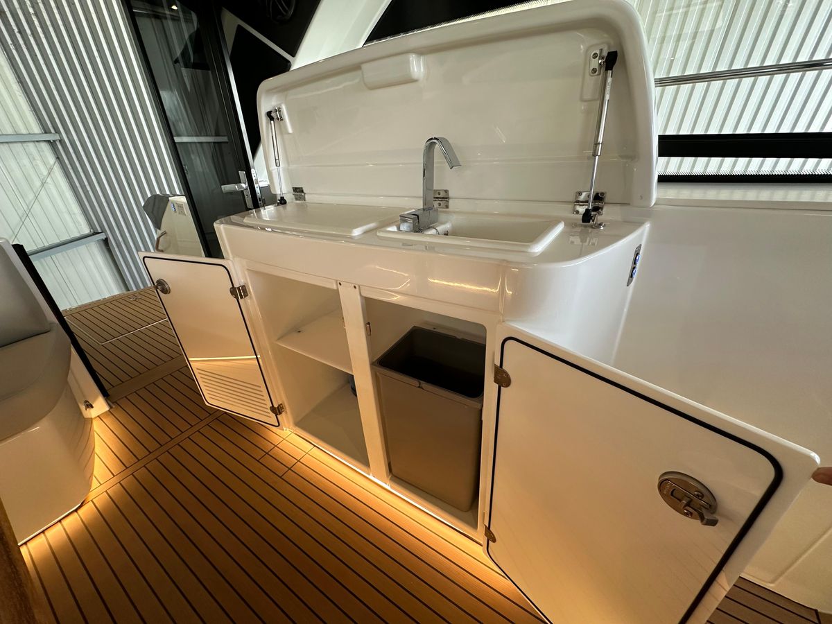 2023 Beneteau 48 
