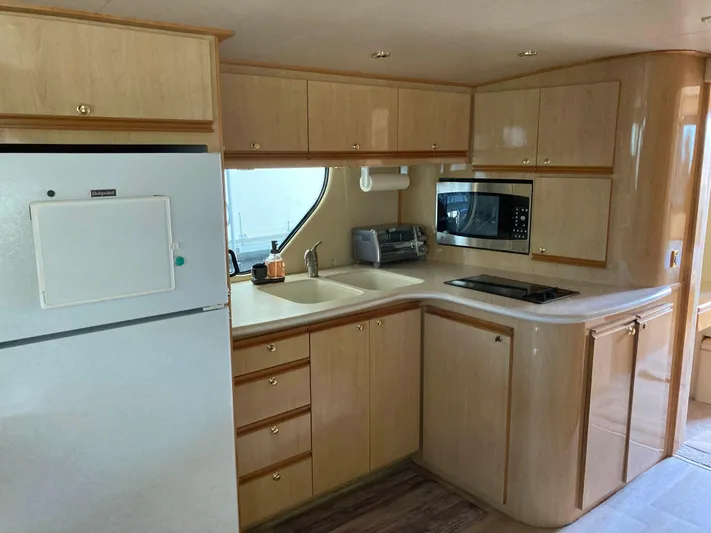 Full Circle Yacht Photos Pics 