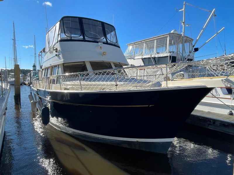 2005 Mainship 430 Aft Cabin 3SR Trawler