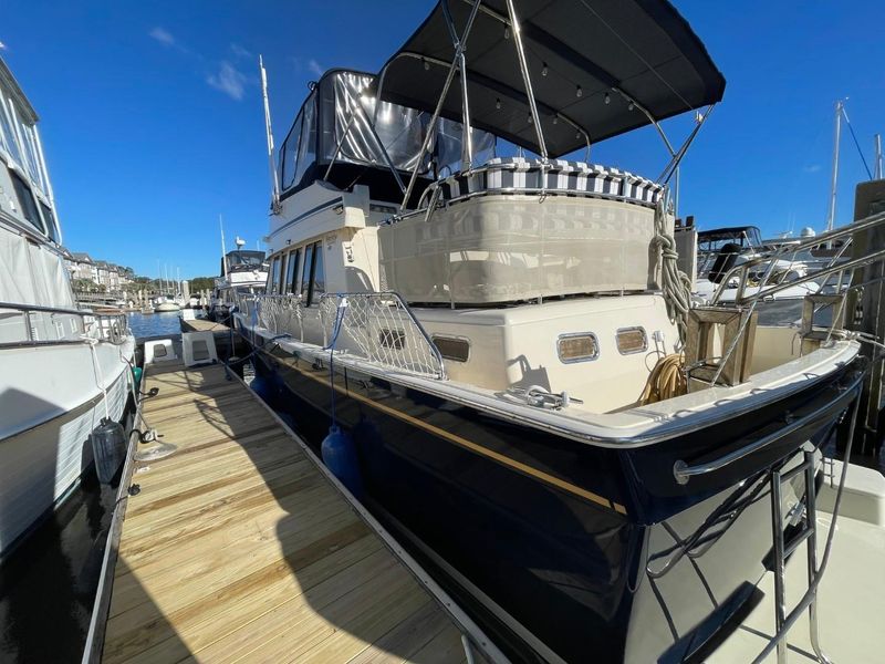 2005 Mainship 430 Aft Cabin 3SR Trawler