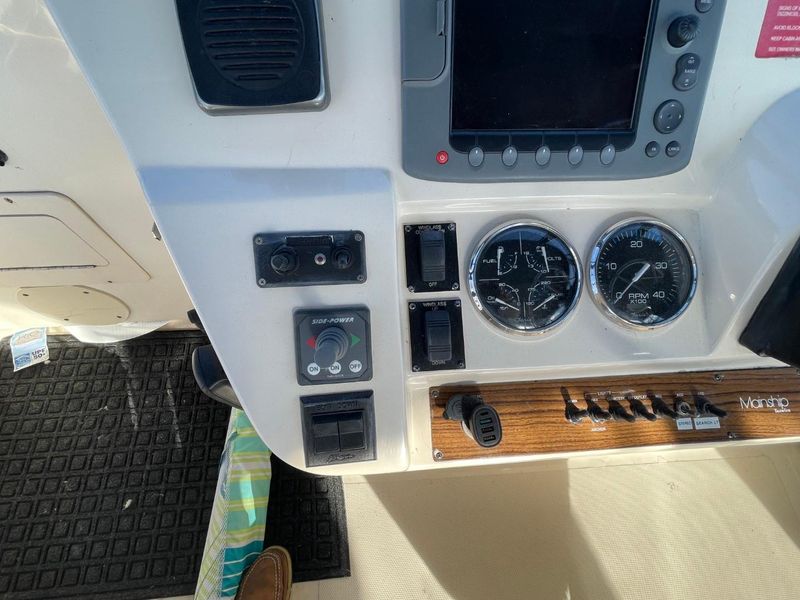 2005 Mainship 430 Aft Cabin 3SR Trawler