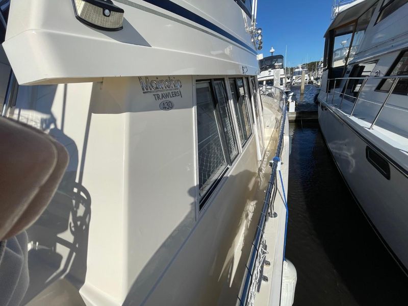 2005 Mainship 430 Aft Cabin 3SR Trawler